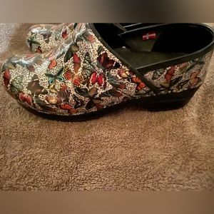Sanita clogs butterfly different colors comfortable for walking all day